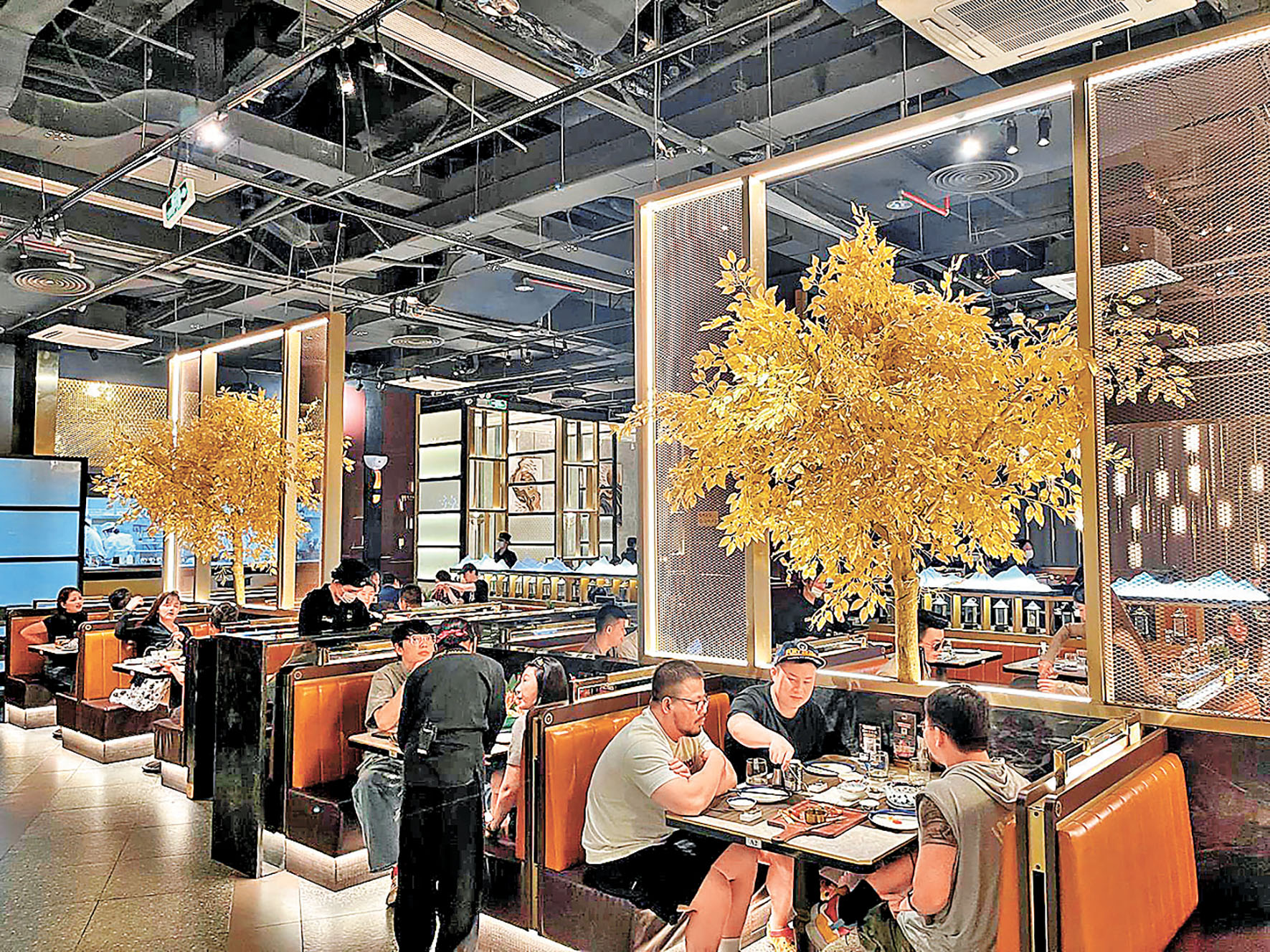 ■餐廳裝潢走和式風格，亦設大量舒適卡位。