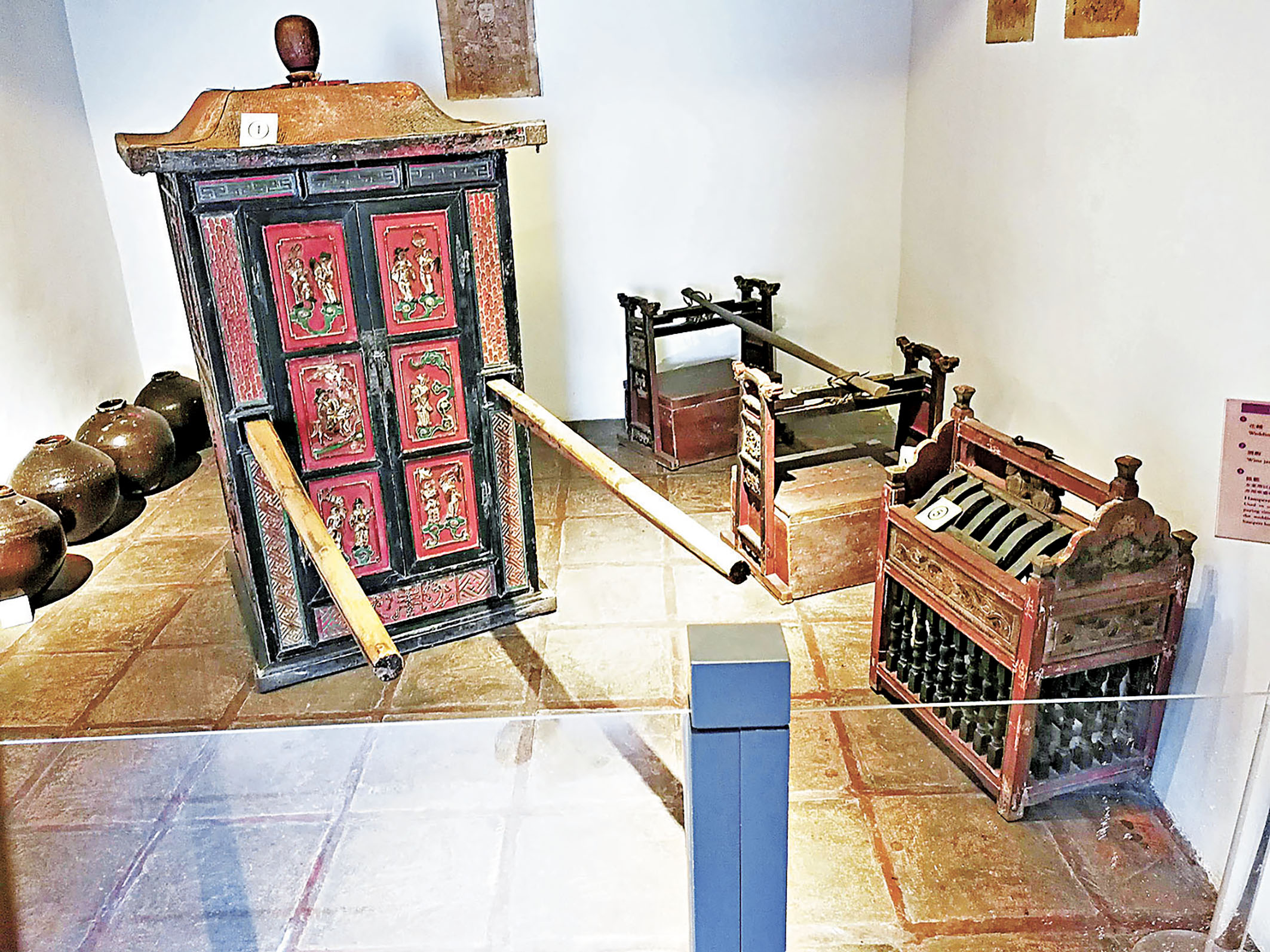 ■三棟屋博物館內保留了很多昔日的生活用品及工具。