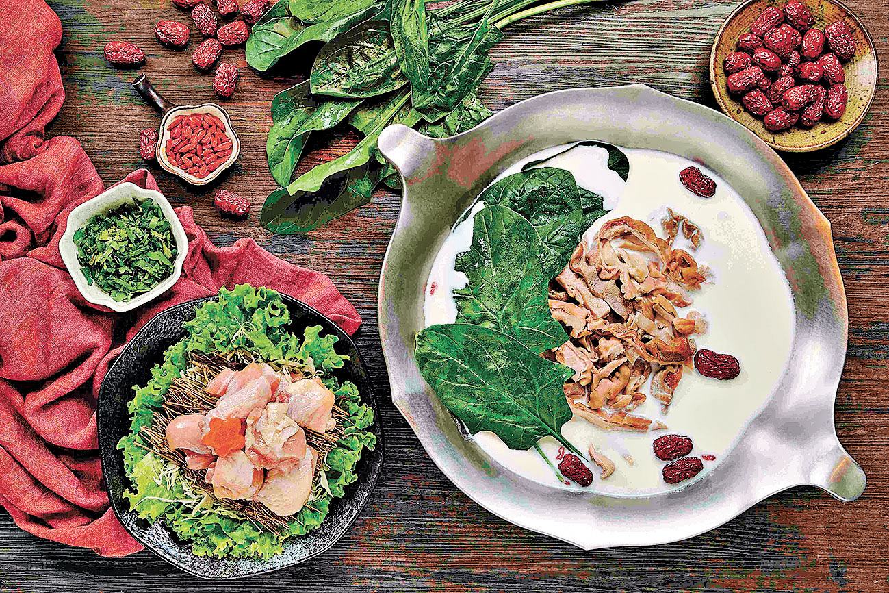 ■胡椒豬肚雞鍋湯底清甜。