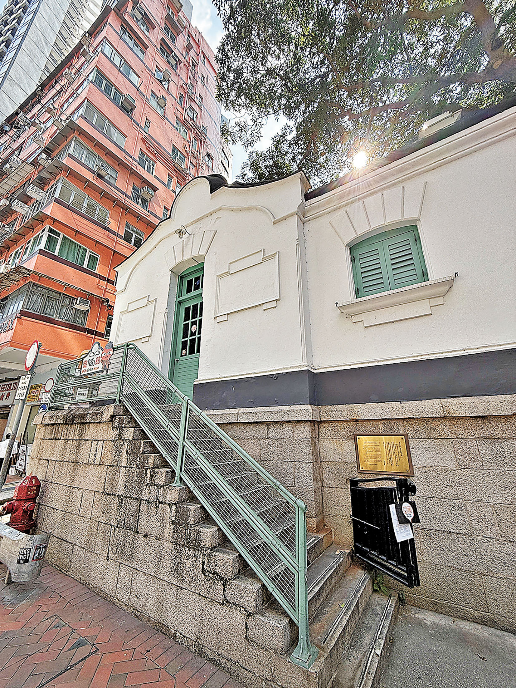 ■舊灣仔郵政局建築外觀風格典雅。