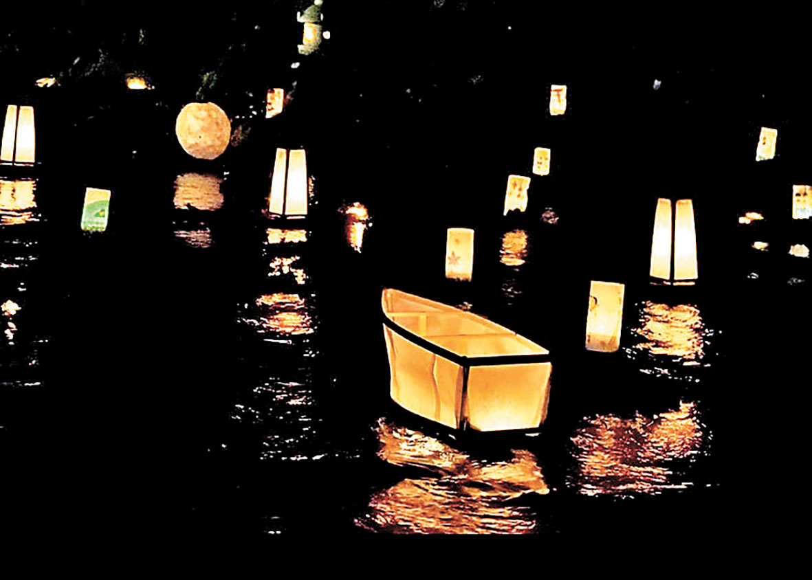 ■貴船神社獨一無二的「水燈籠祭」。