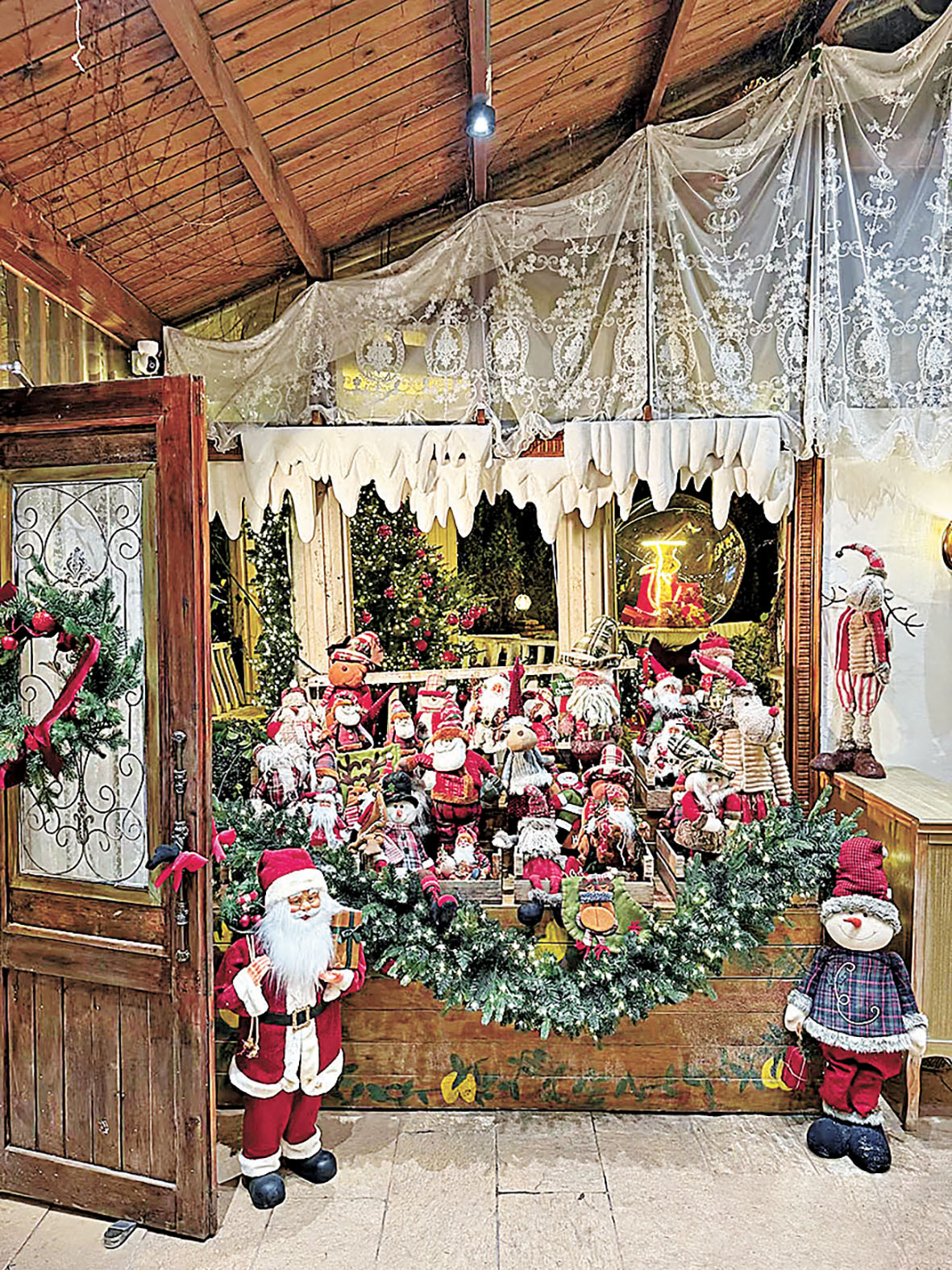 ■咖啡店充滿聖誕氣氛。