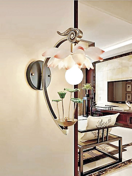 ■掛牆蓮花燈，充滿藝術感。