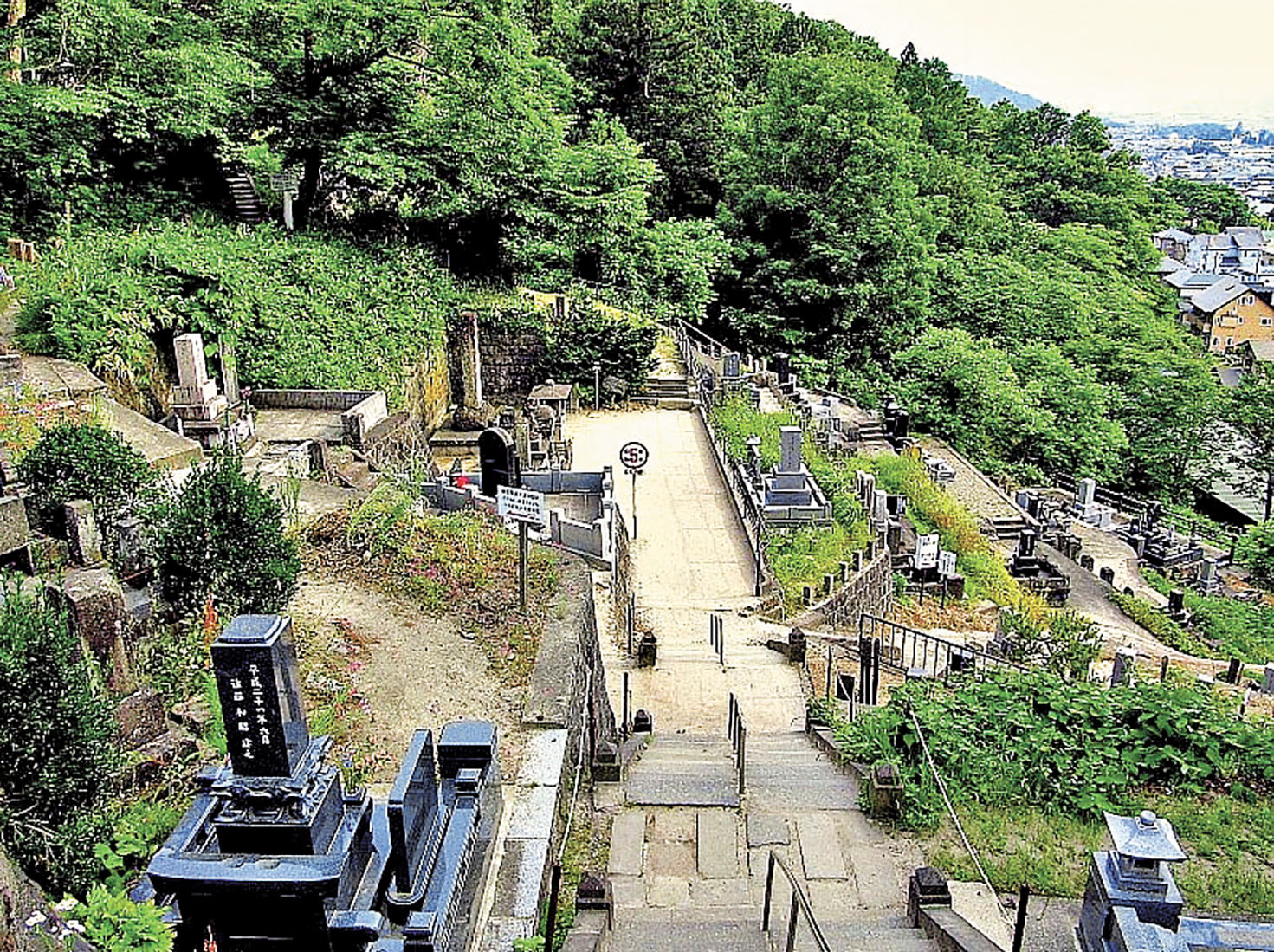 ■名為「白虎隊」的少年武士捍衛會津藩領地失敗而自刎的墓地。