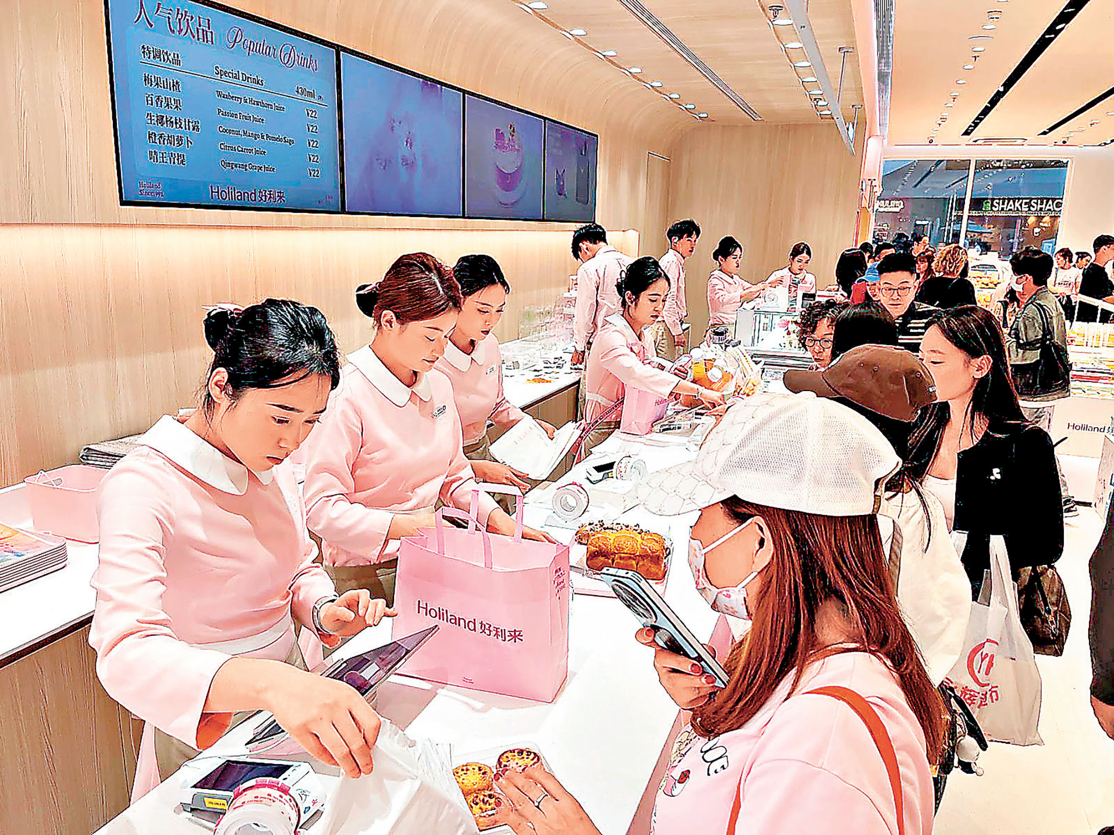 ■店內人手充裕,因此顧客流轉速度相對較快。