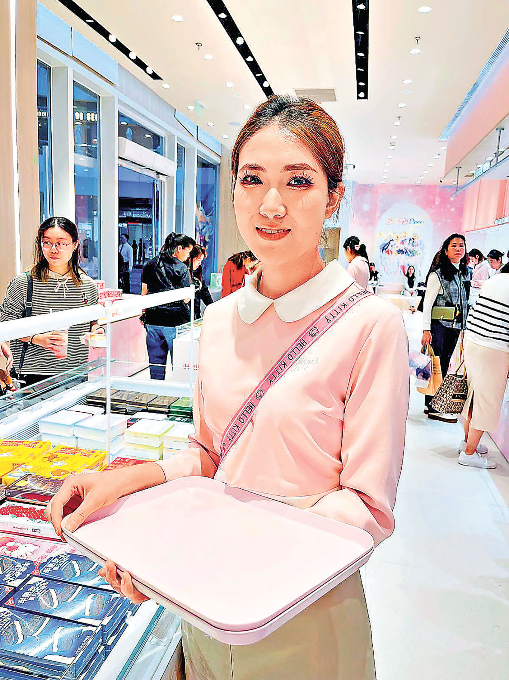 ■店員的顏值不遜模特兒。
