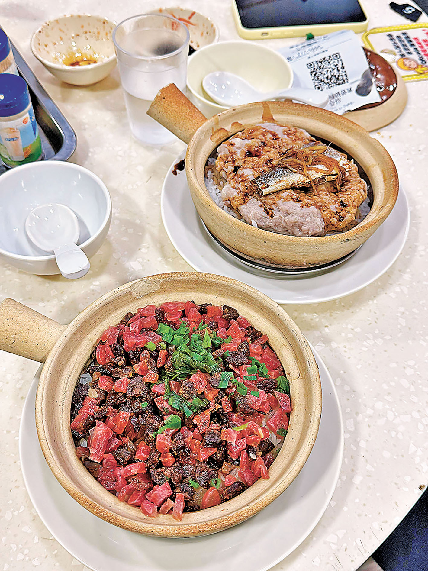 ■樂記煲仔飯配料十足。