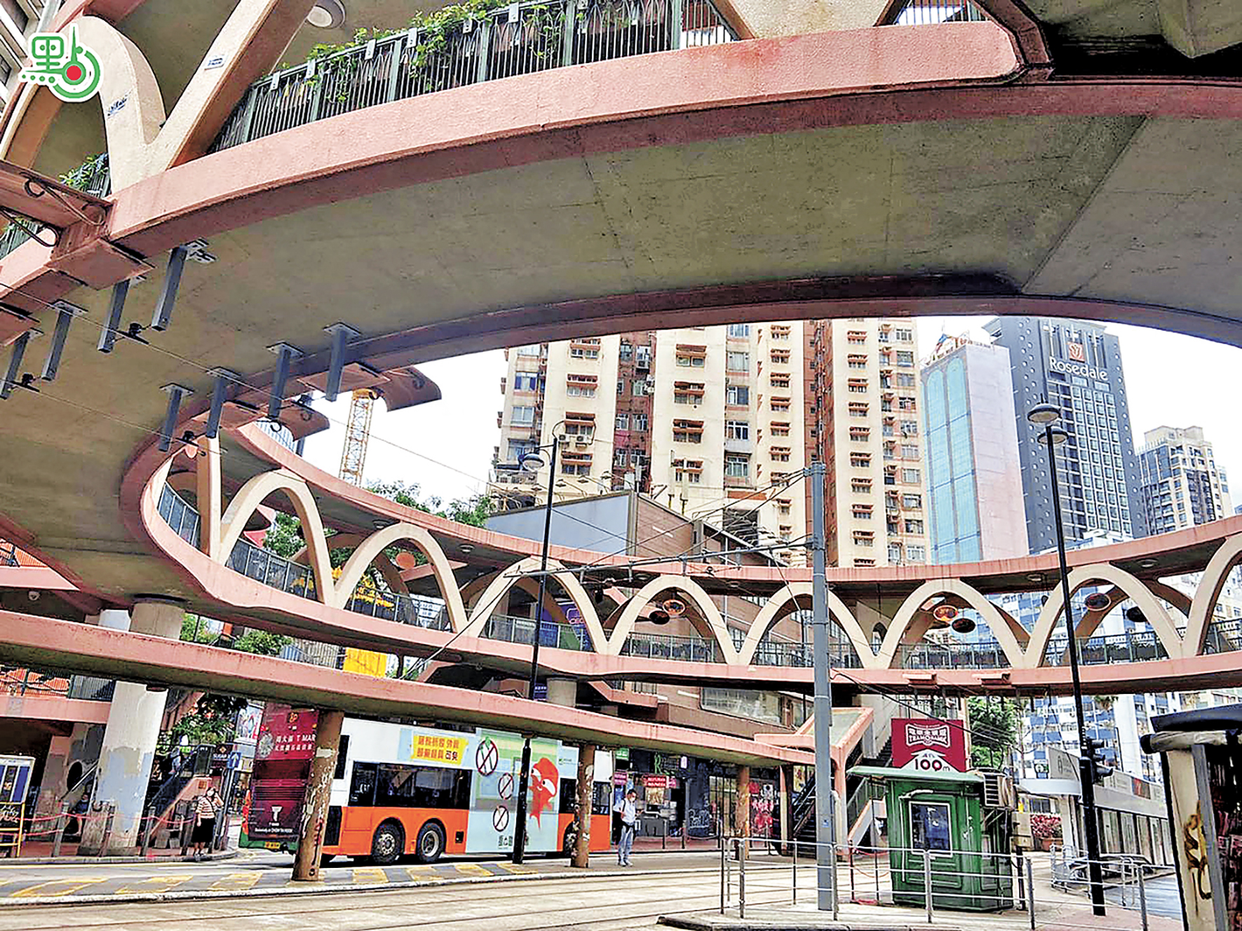 ■怡和街天橋是全香港唯一的圓形天橋。
