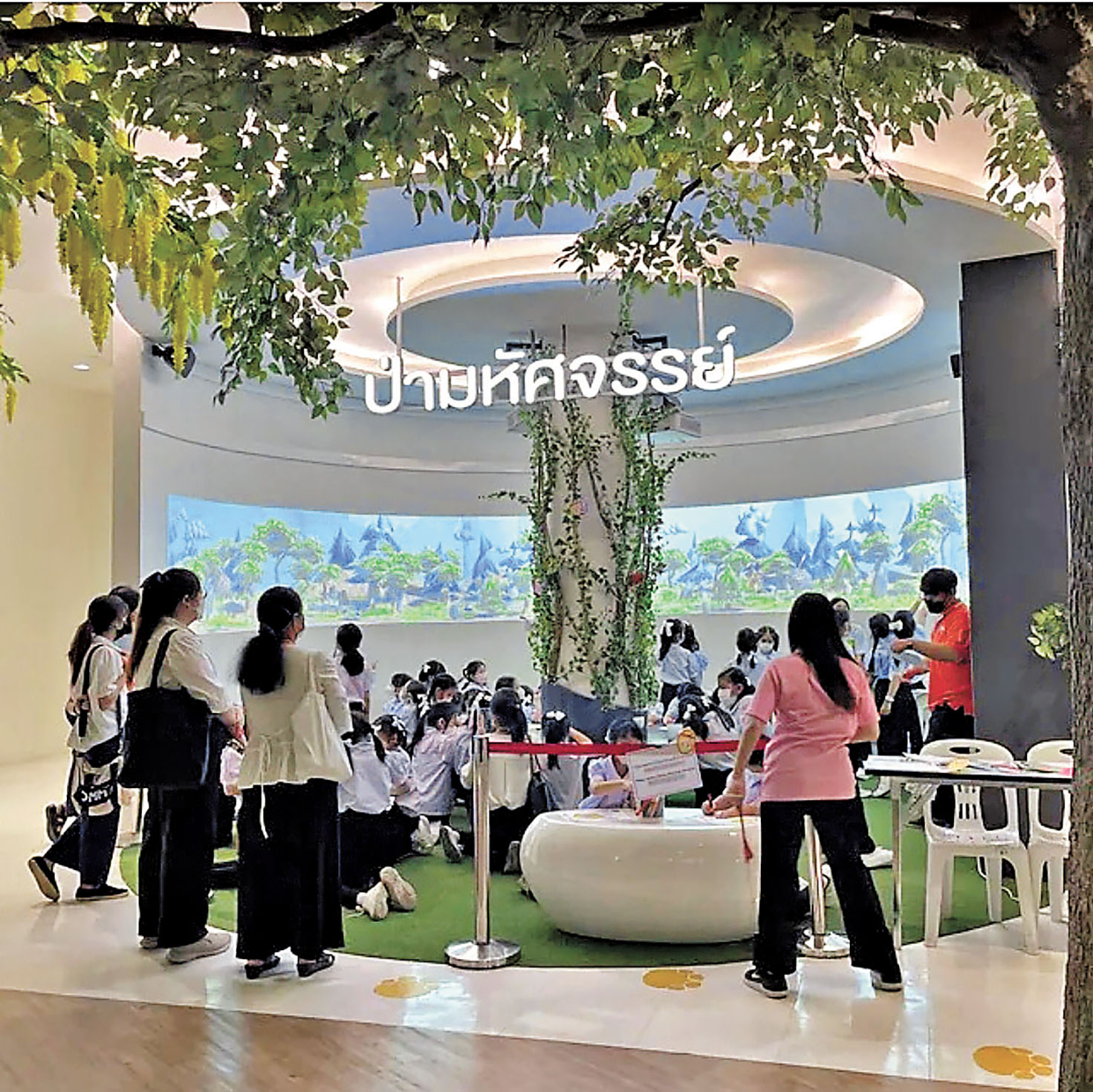 ■兒童探索博物館安排當地學生參觀學習。
