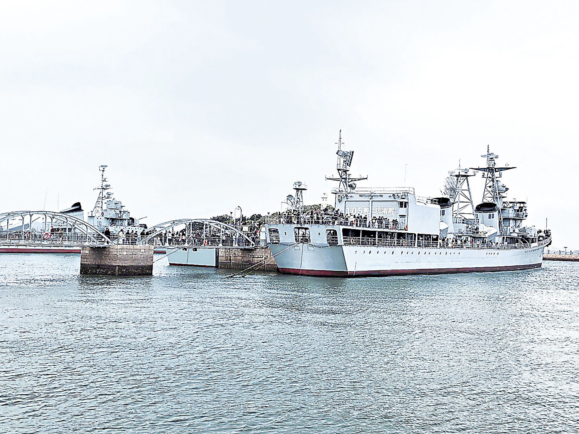■多艘艦艇可供參觀。