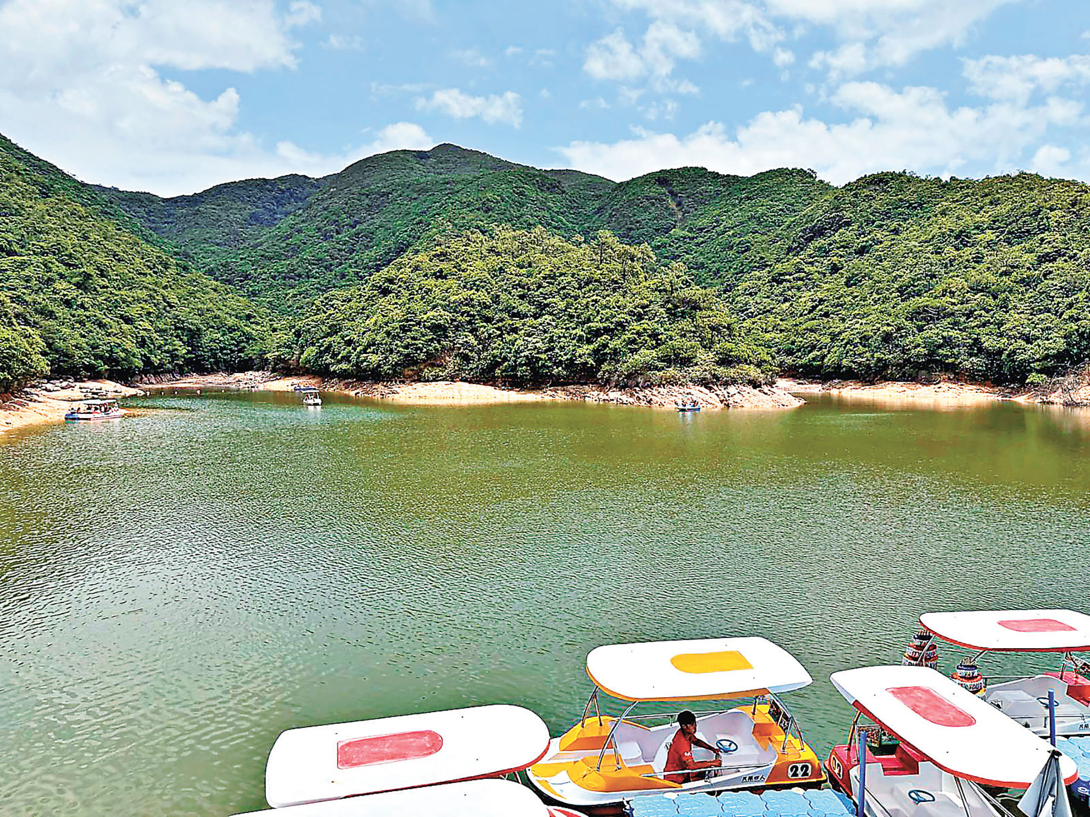 ■黃泥涌水塘景色秀麗。
