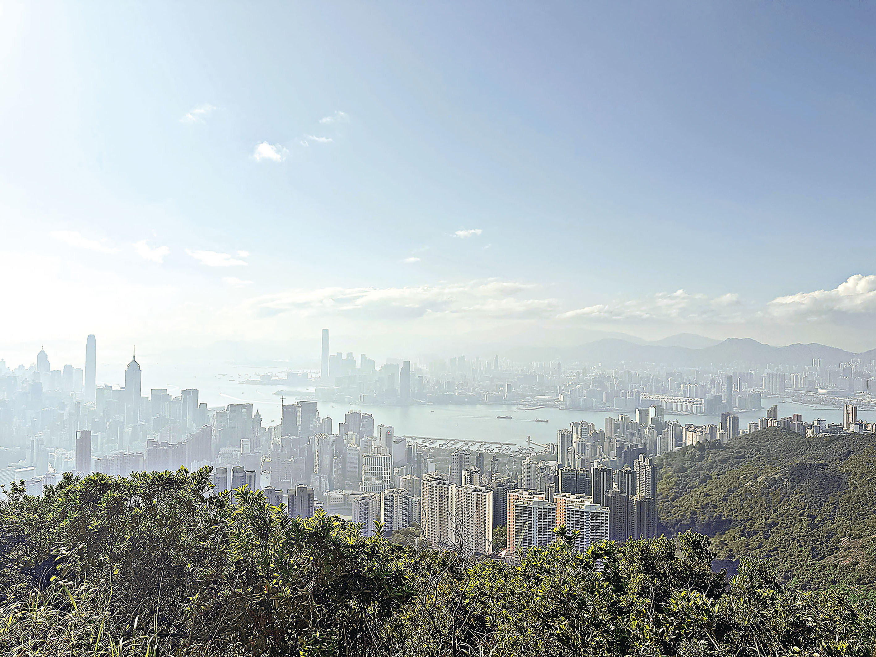 ■渣甸山觀景台可以瞭望維港全景。