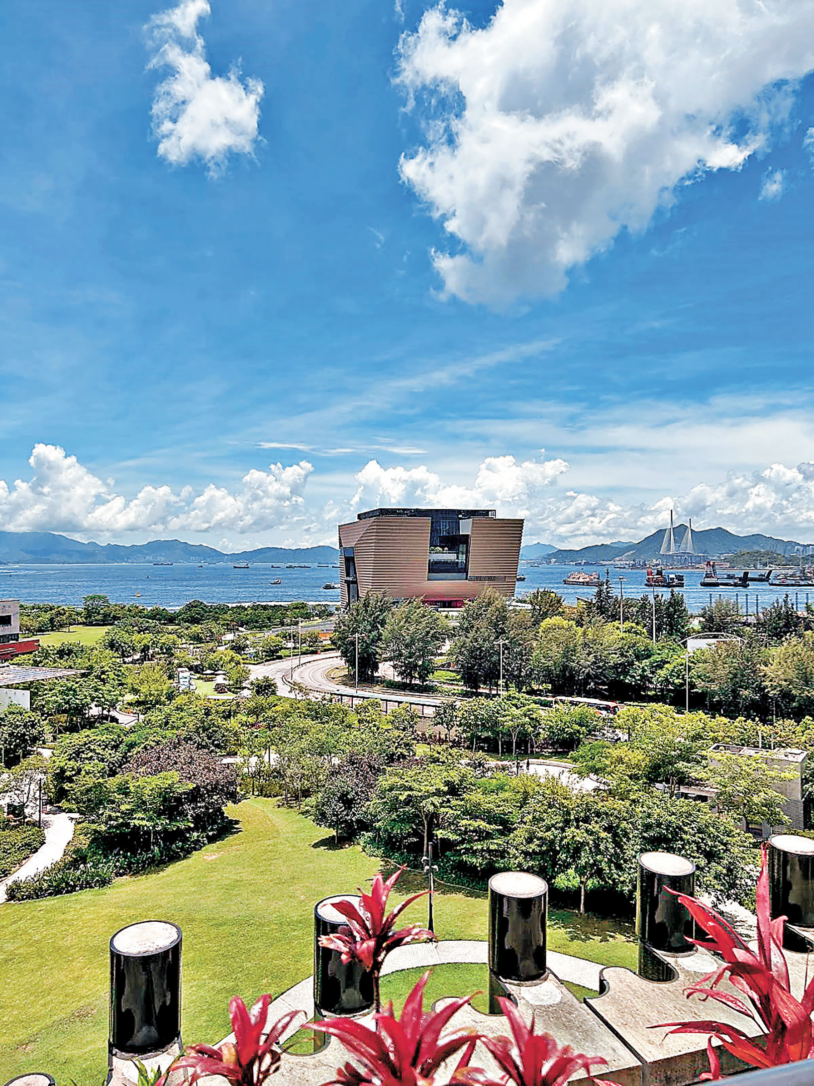 ■遠看香港故宮文化博物館。