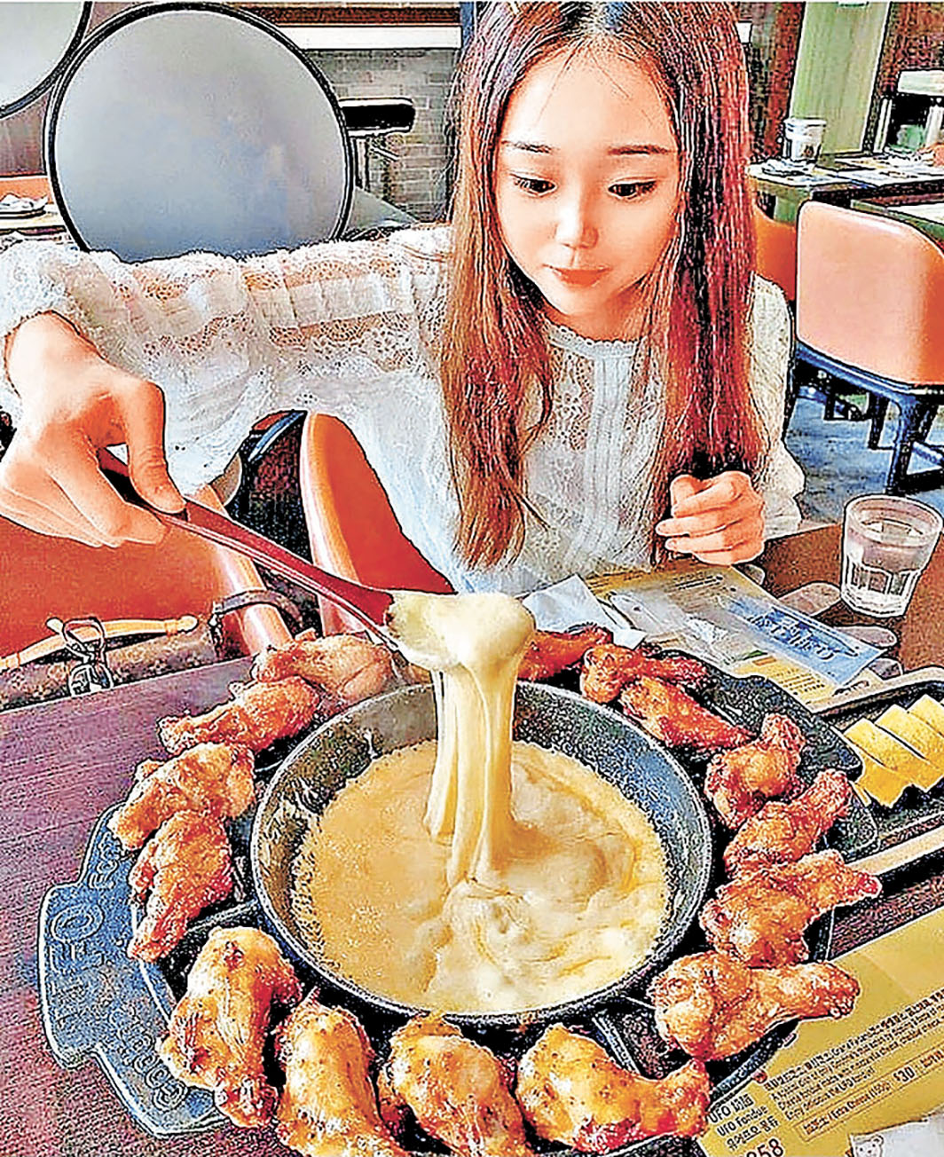 ■芝士炸雞是韓國炸雞最受歡迎一種。