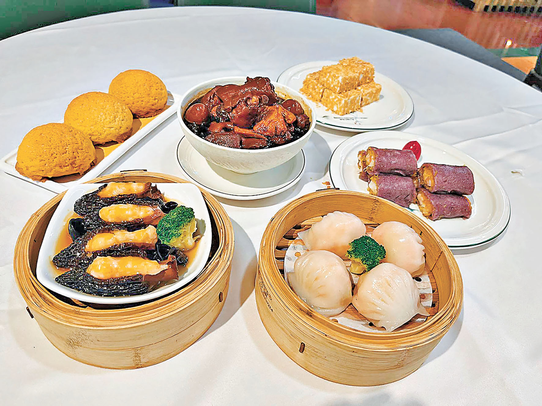 ■各款點心色香味俱全，用料新鮮夠正宗。