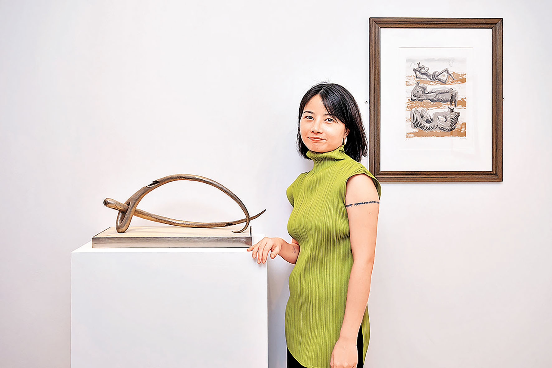 ■廖雯及其作品《LOVE》。