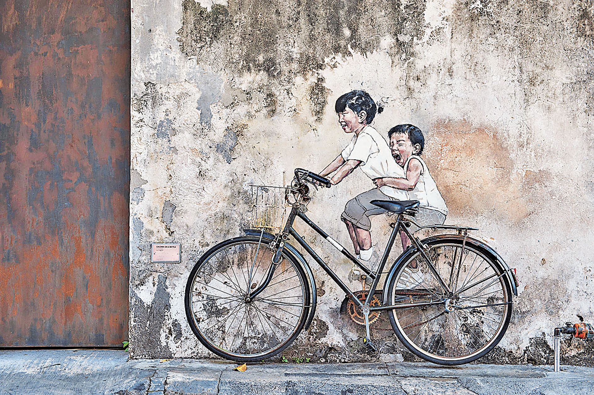 ■檳城喬治城魔鏡街頭壁畫貼近平民生活，夠晒地道。