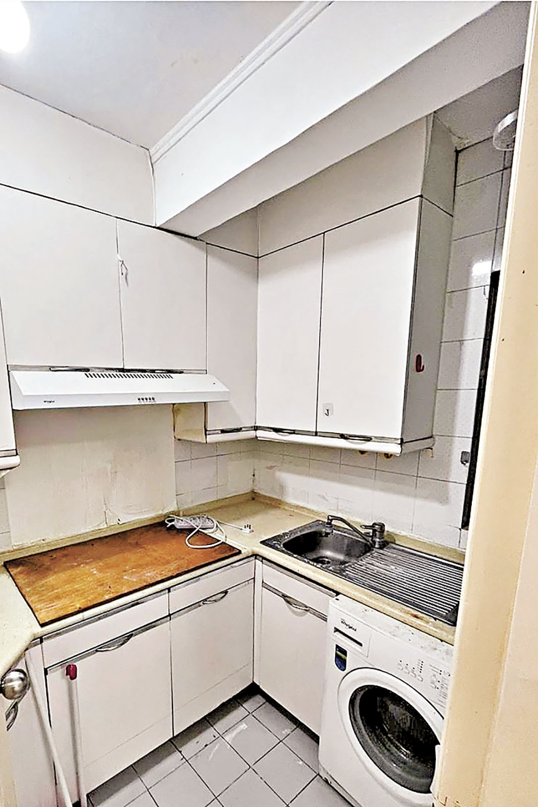 ■廚房廚櫃充足。