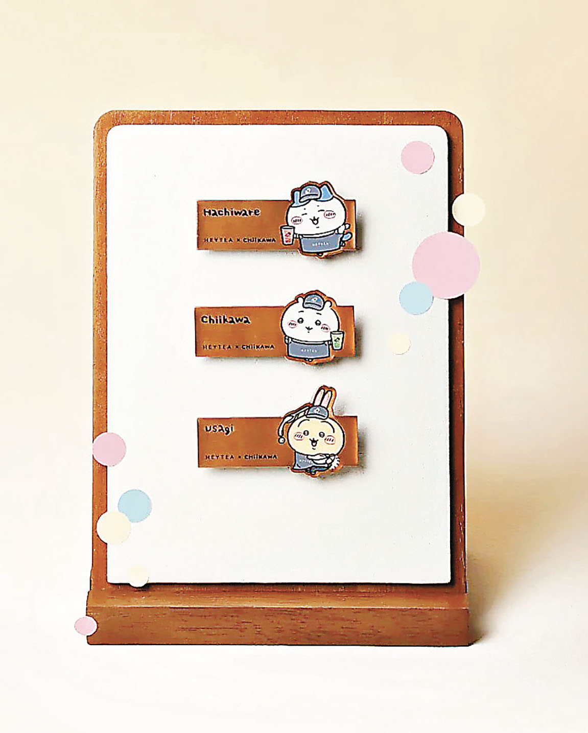 ■金屬徽章很可愛。