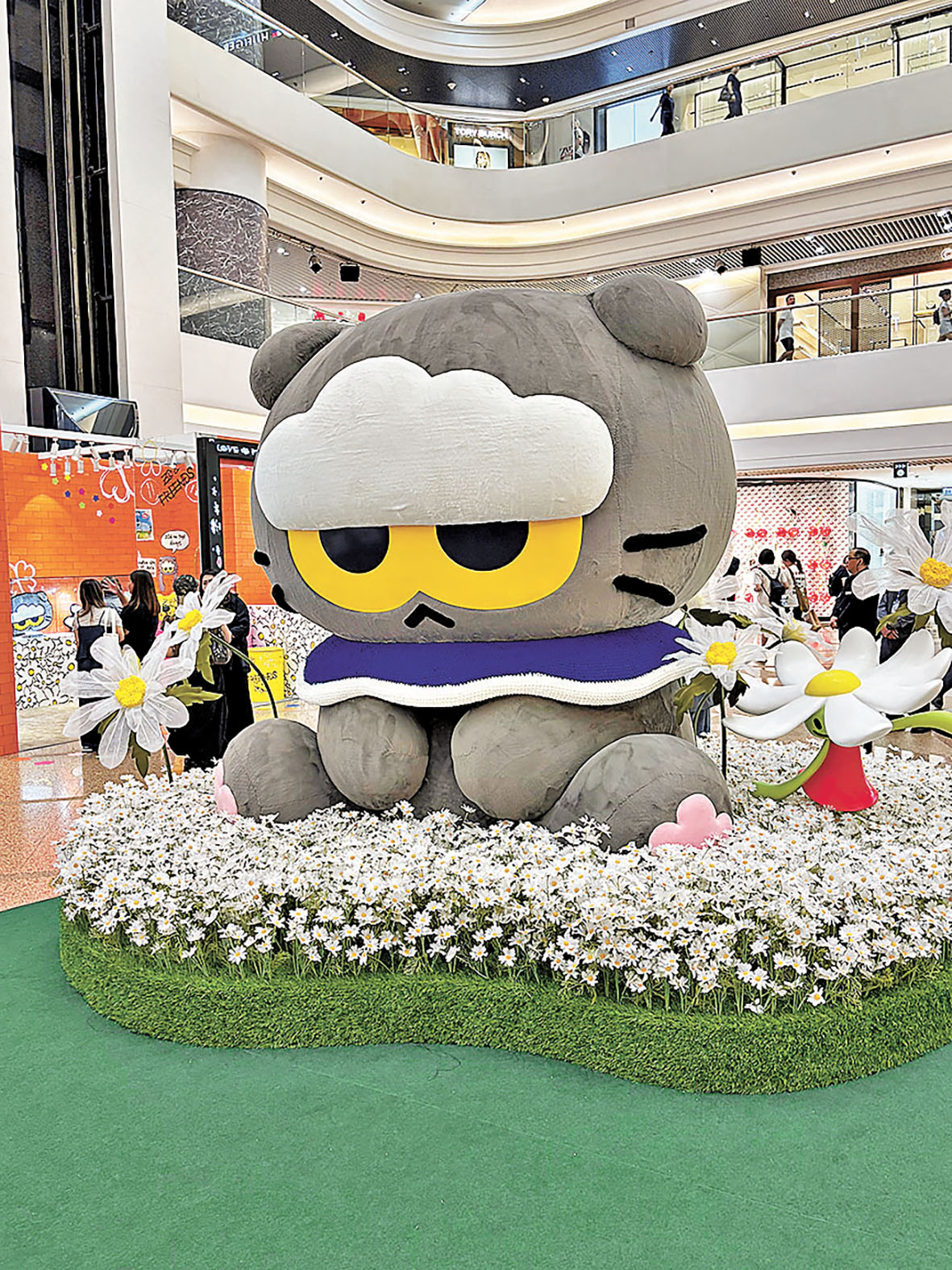 ■巨型Zoa公仔，至啱打卡。