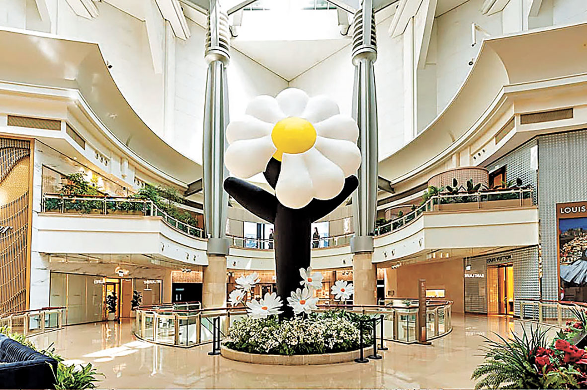 ■海港城有4米的巨大雛菊雕塑。