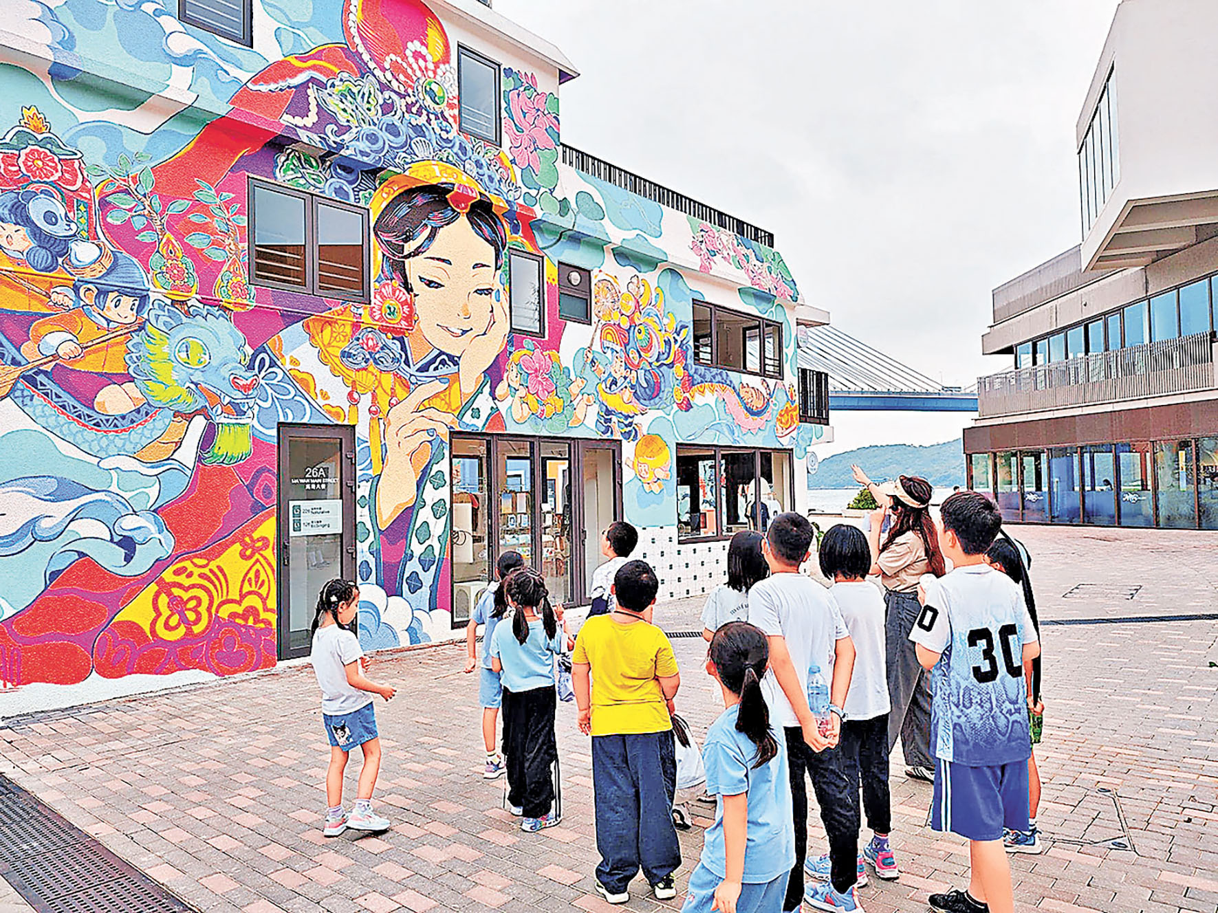 ■讓參加者深入了解島上壁畫背後的故事。