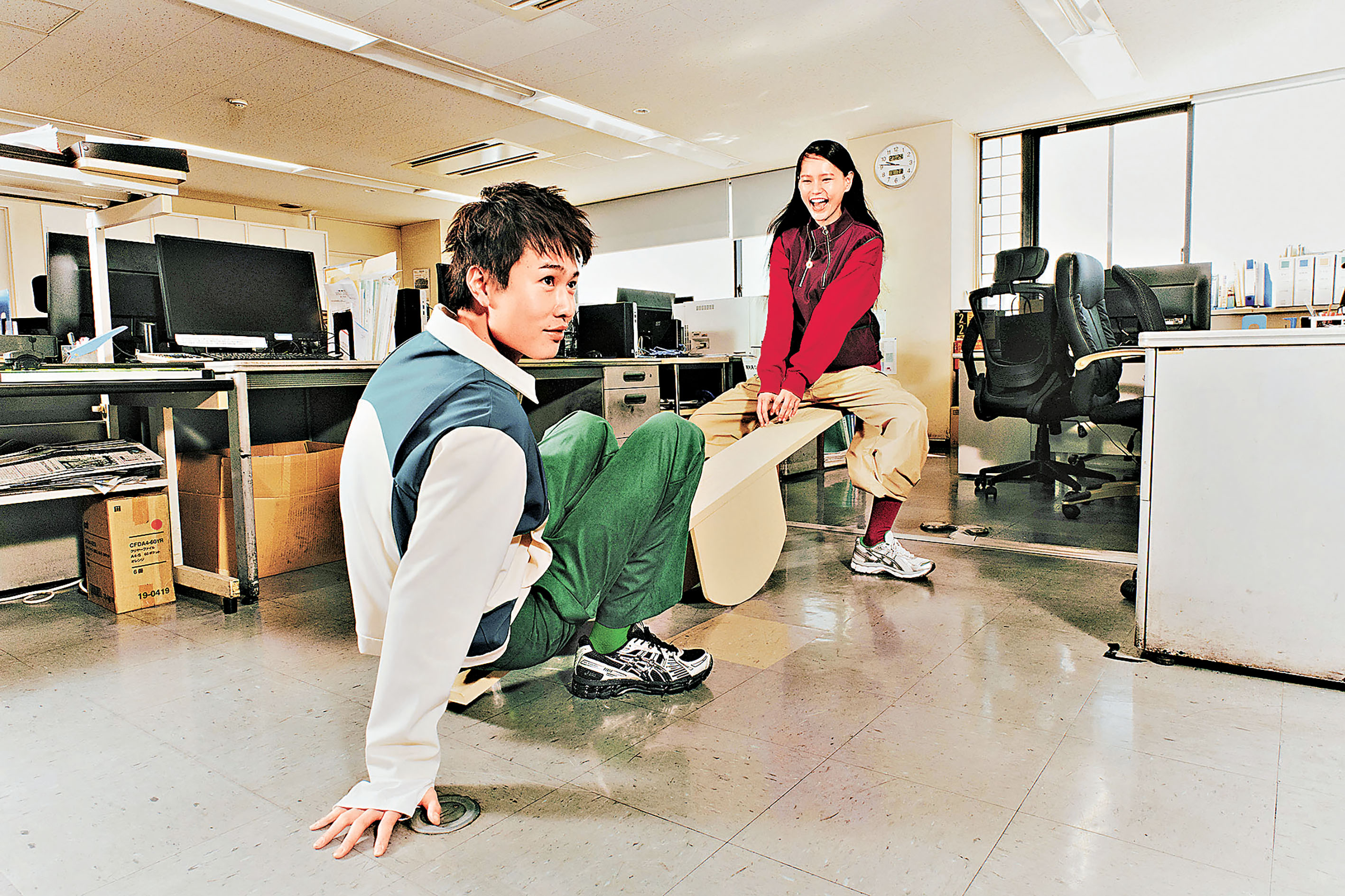 ■GEL-KAYANO 12.1跑鞋強勢推出全新配色。