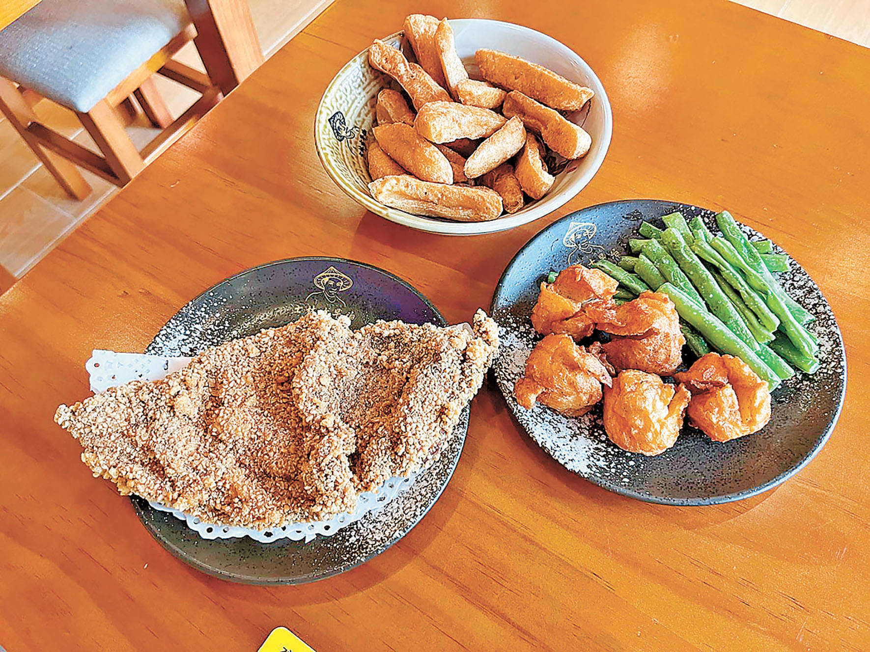 ■店家有齊無線咪及音響，食客可一展歌喉。