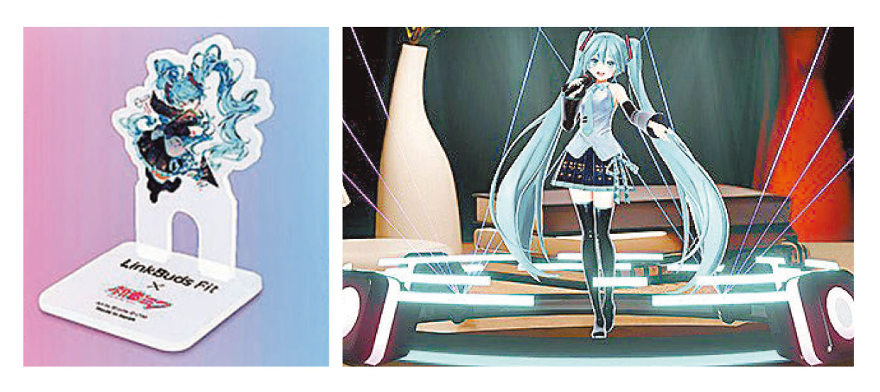 ■買耳機附贈亞加力立牌（左圖）和虛擬模型。