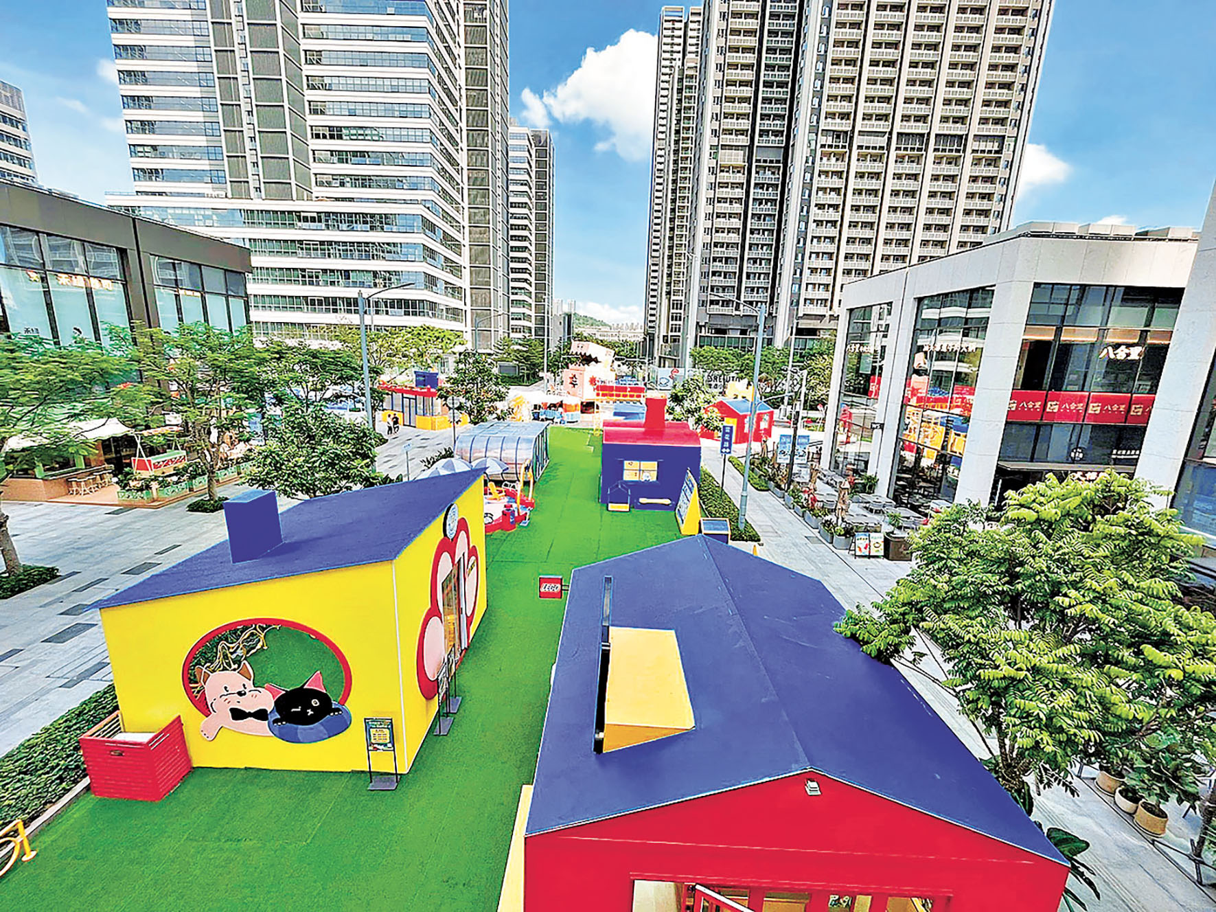 ■堂口街區繼續以豐富色系營造出夢幻氛圍。