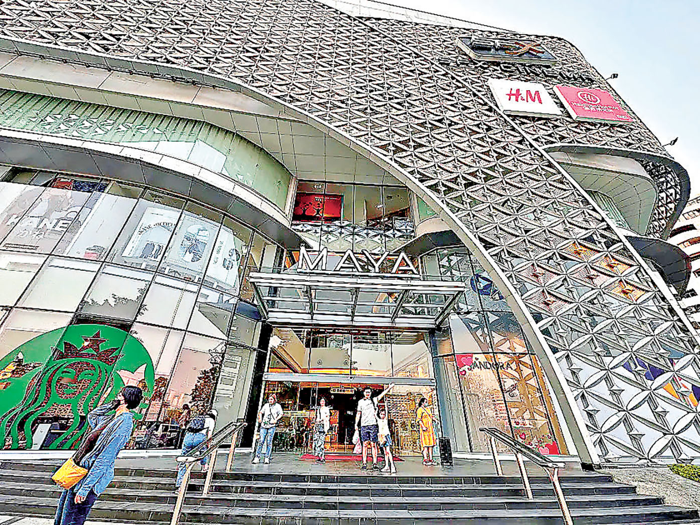 ■清邁最大的瑪雅百貨，國際品牌林立。