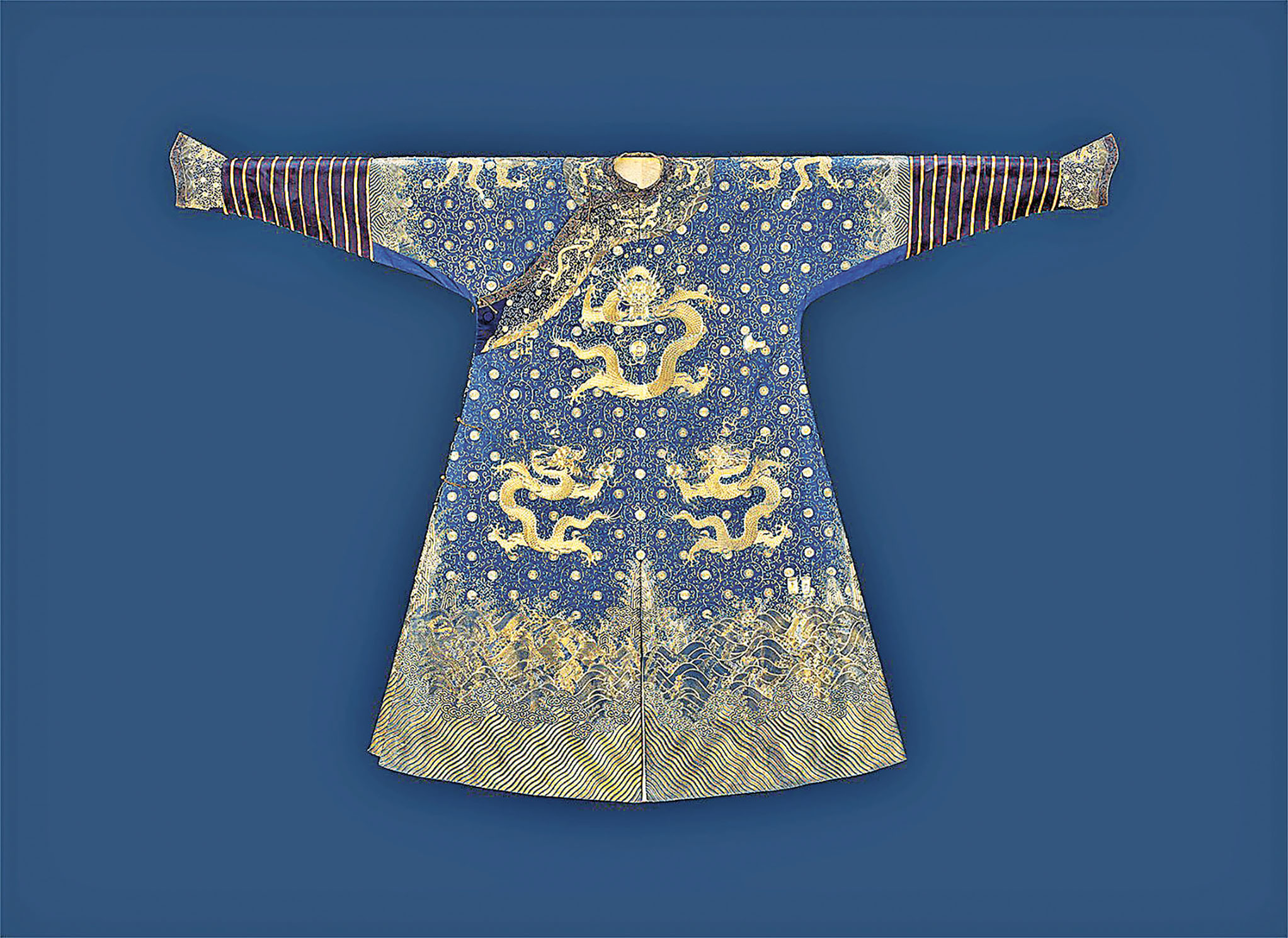 ■藍色綢平金銀線繡纏枝菊金龍十二章紋吉服袍