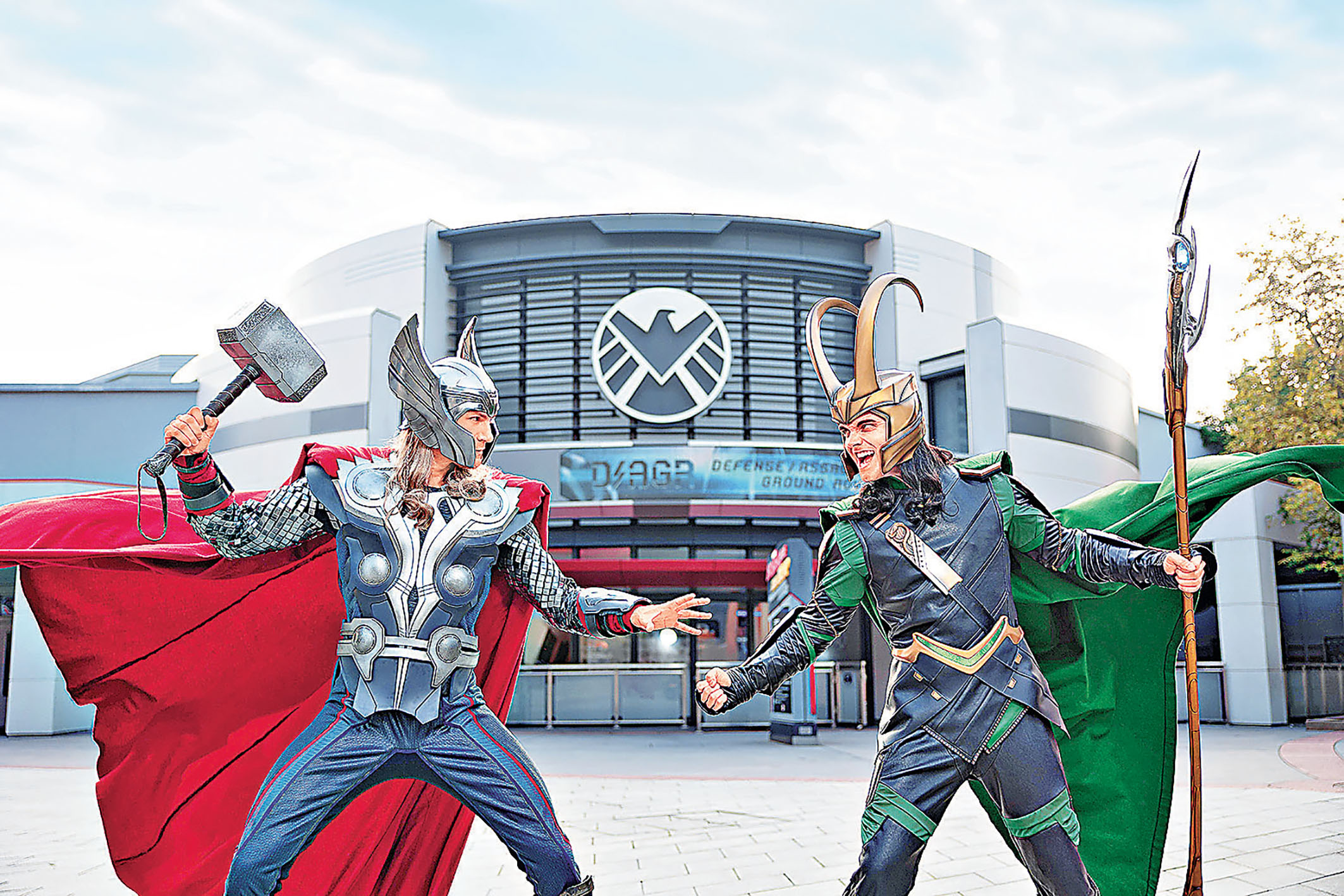 ■雷神與洛基對決。