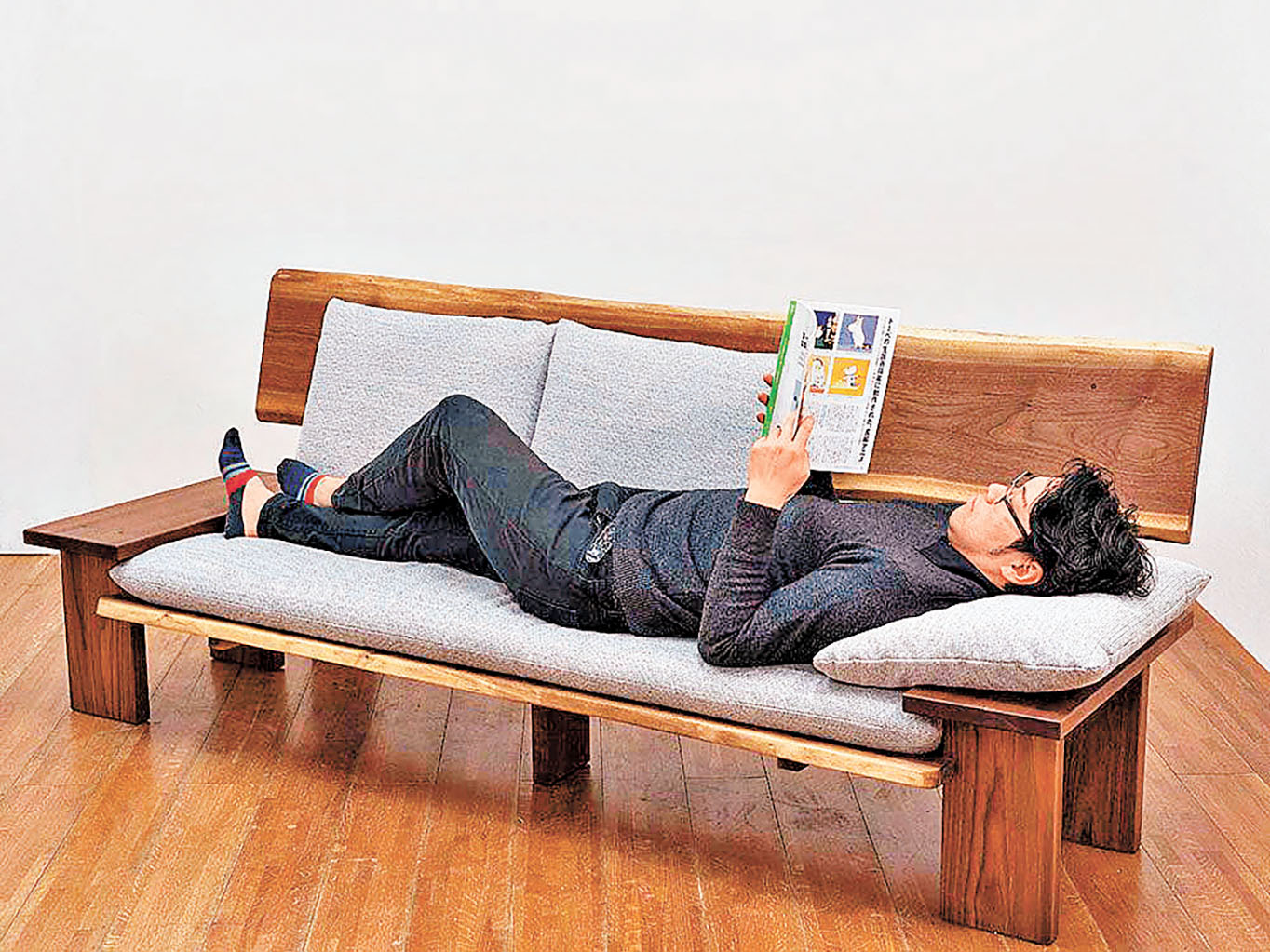 ■三座位木梳化變身梳化床。