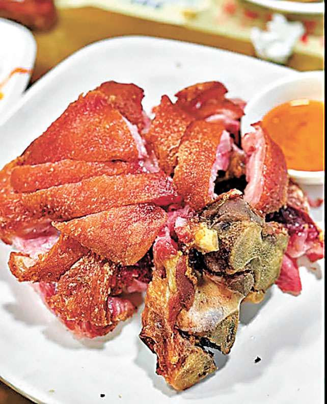 ■原隻脆皮炸豬手