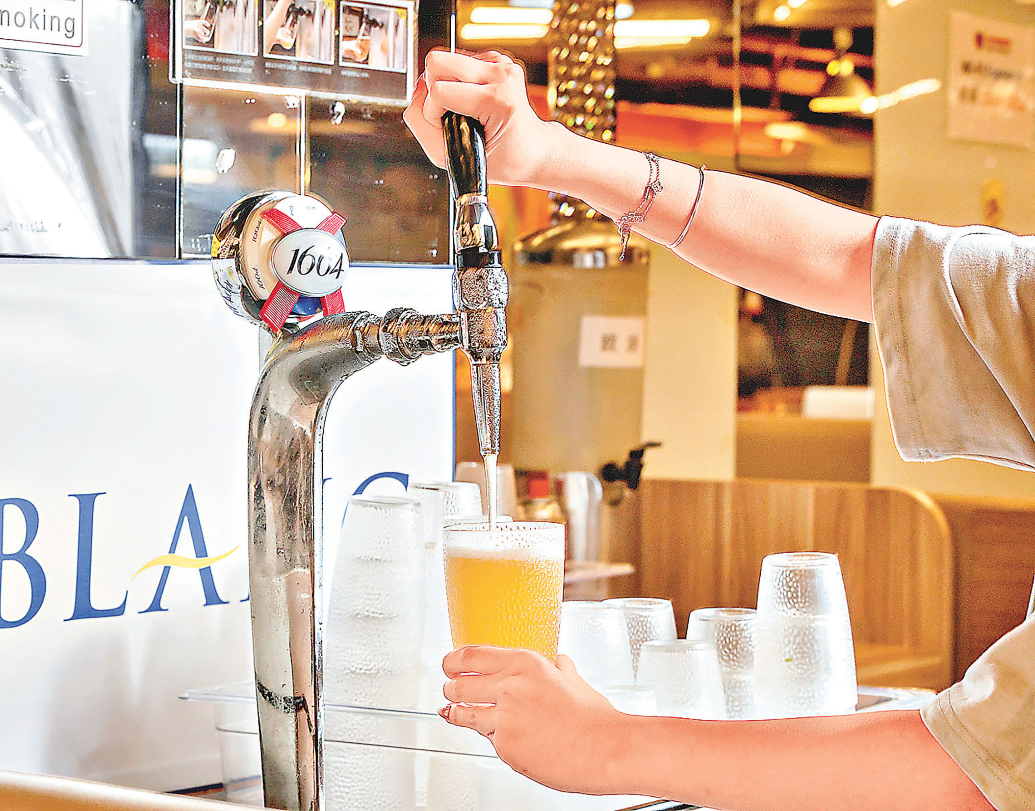 ■可任飲1664生啤。