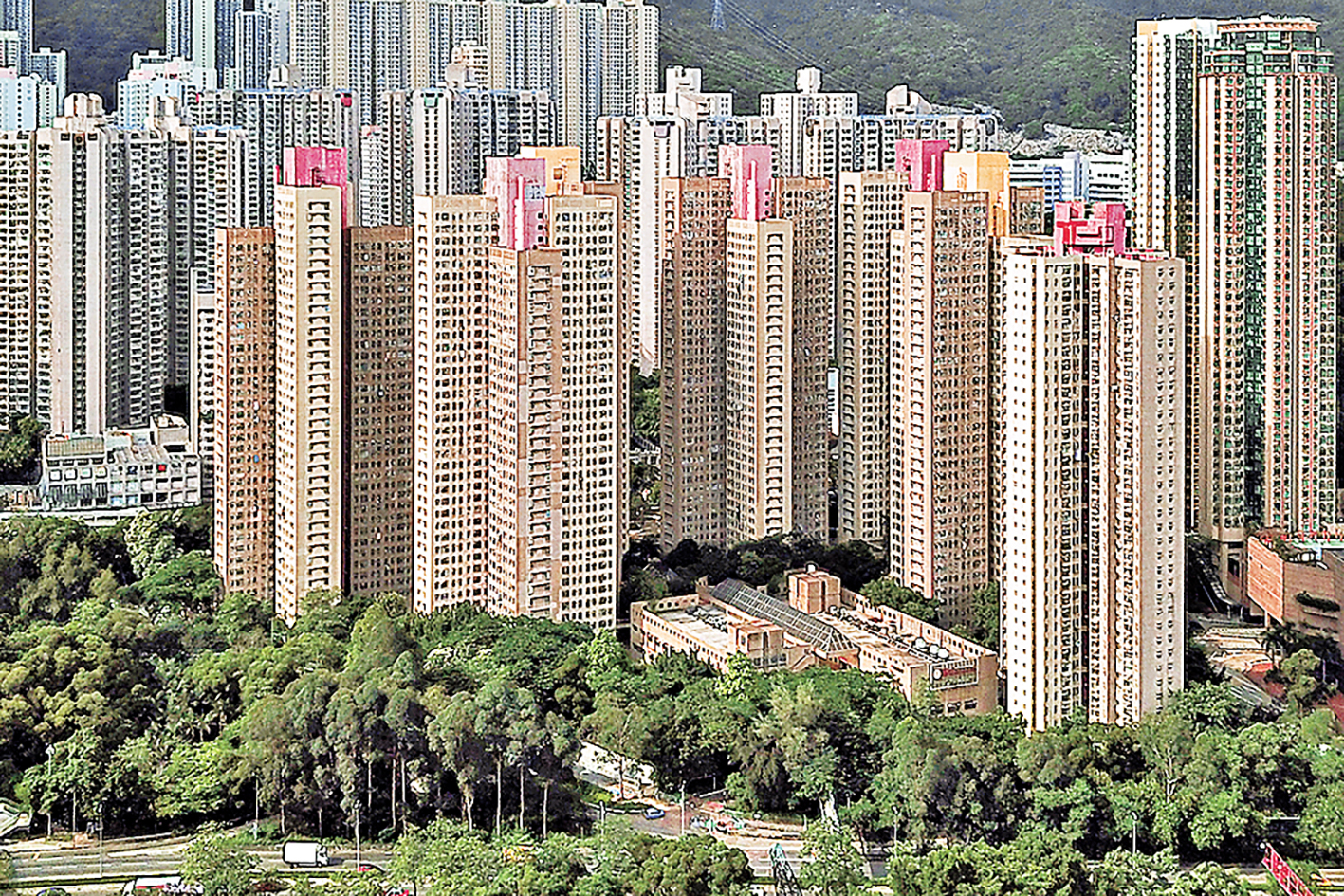 ■居二屋苑龍蟠苑獲首置客以自由市場價418萬元承接。