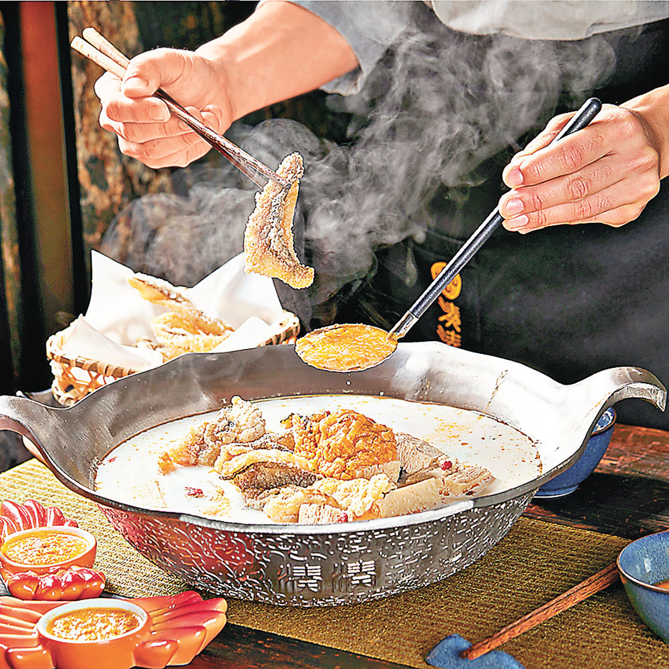 ■金縷醉月秋蟹煨魚鍋