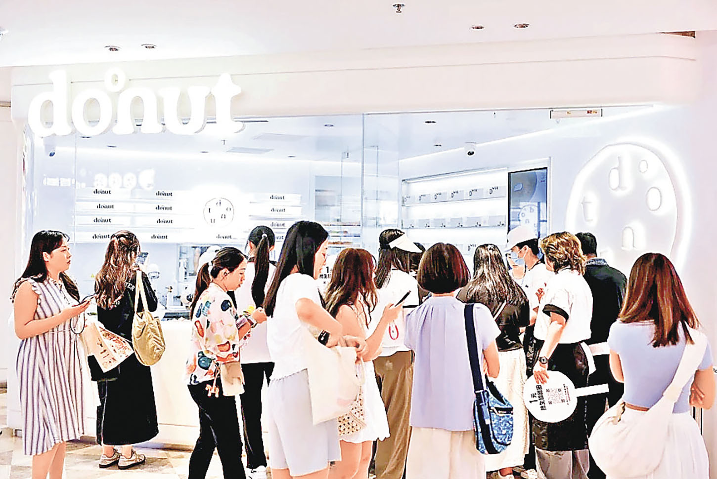 ■F-08火燒雲頂炙烤焦糖在冬甩面，香氣四溢。