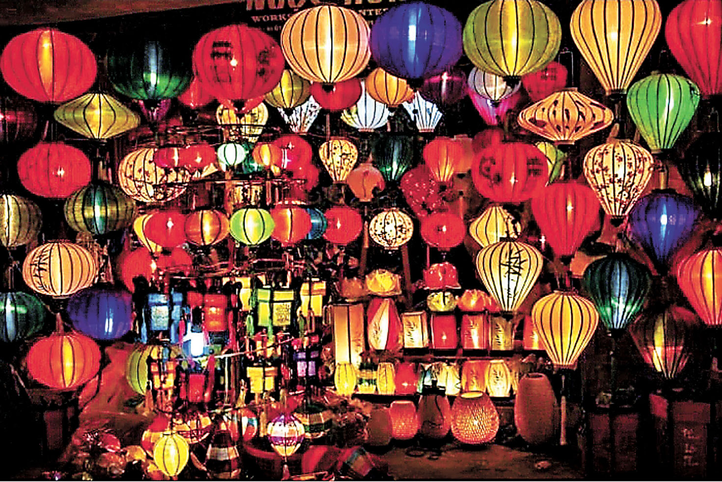 ■古鎮街道掛滿了中秋燈籠。