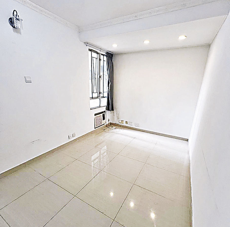 ■長方形大廳易擺放傢俬。