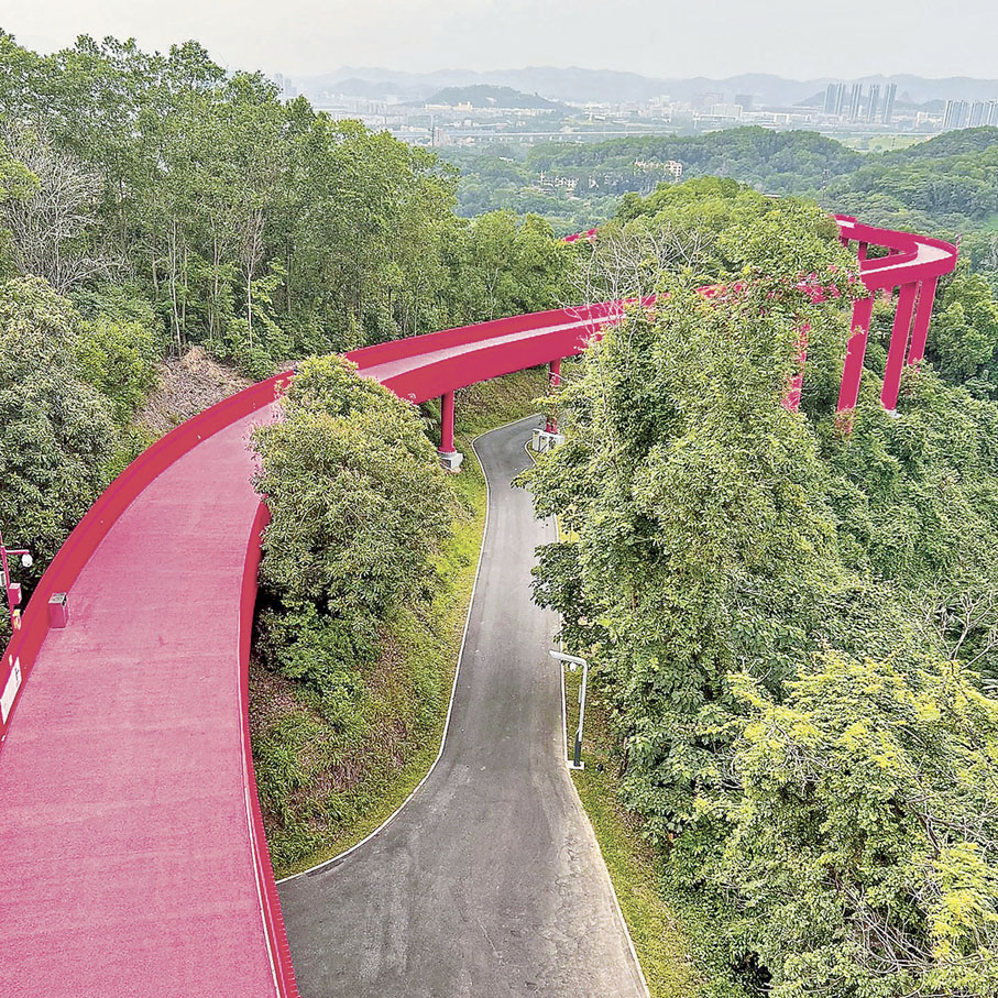 ■如同一條「紅色飄帶」。