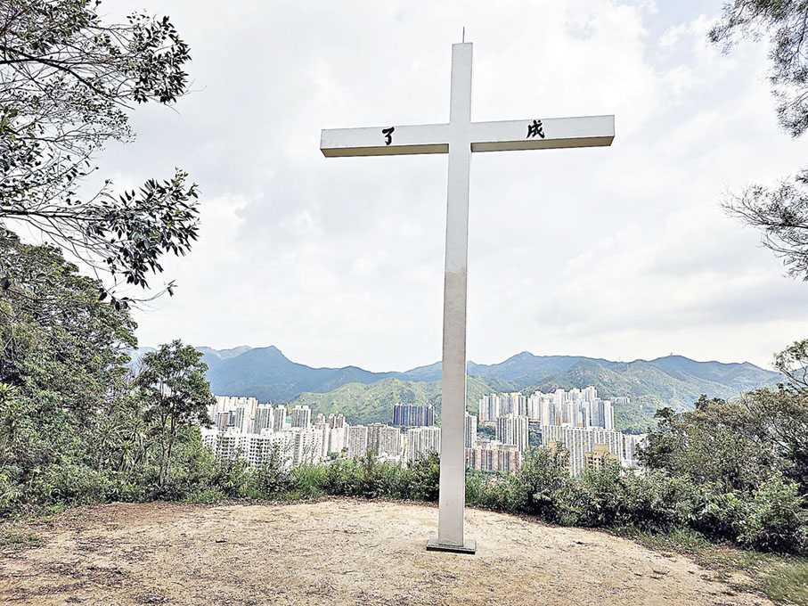 ■白色大十字架是道風山地標。