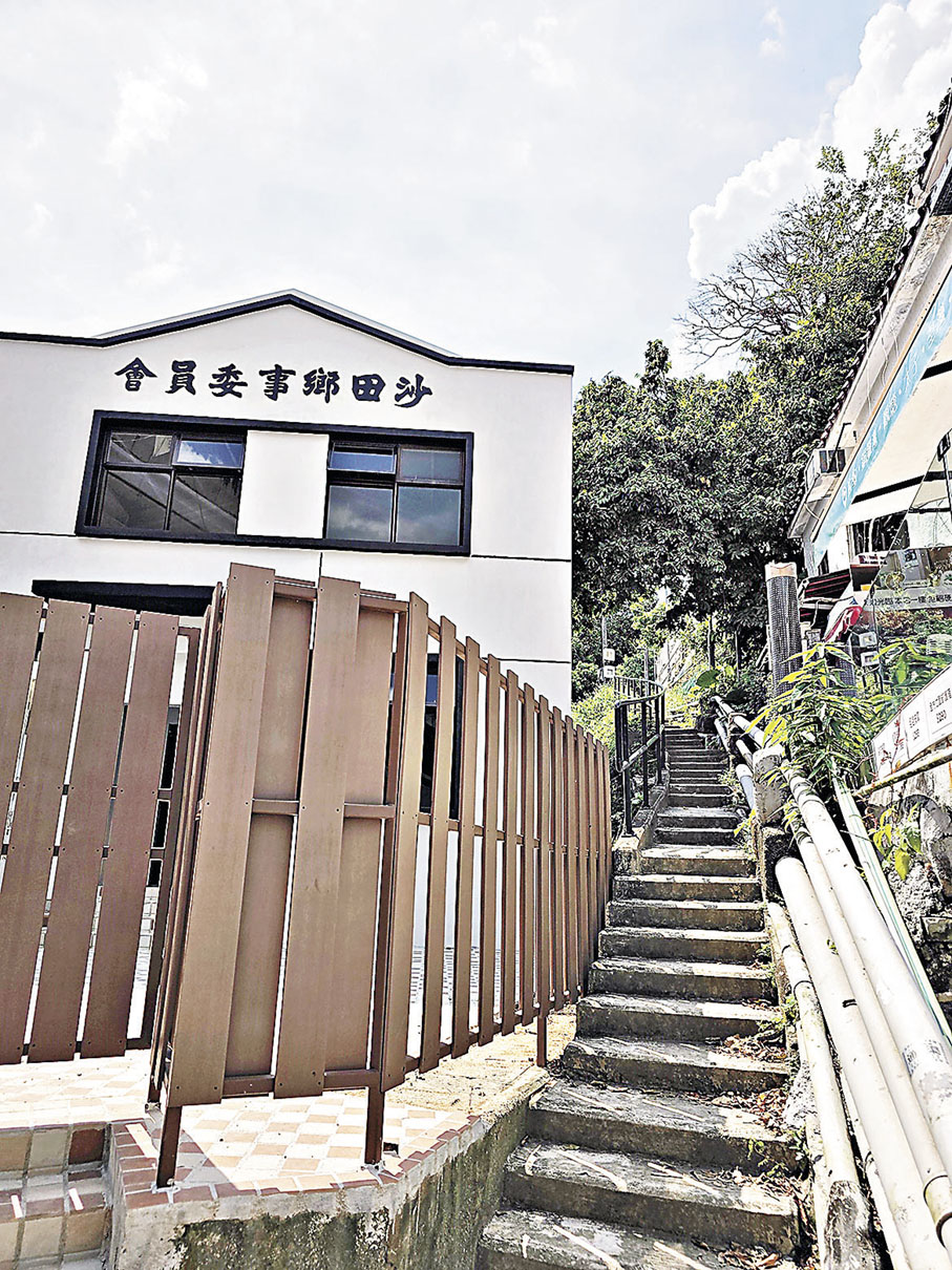 ■沿沙田鄉事委員會旁樓梯上行，按指示走便可到達道風山。