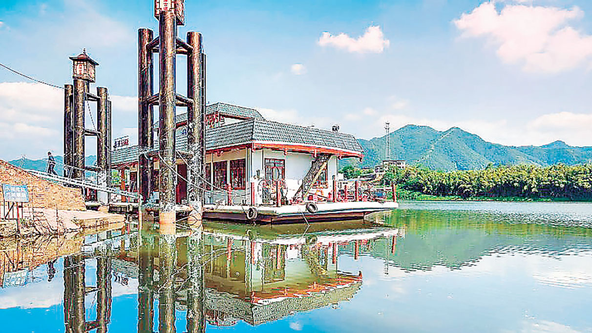 ■火船碼頭高峰時期每日有300多艘來往船隻停泊此地。