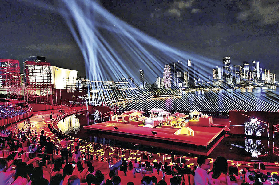 ■歡樂劇場的燈光美輪美奐。