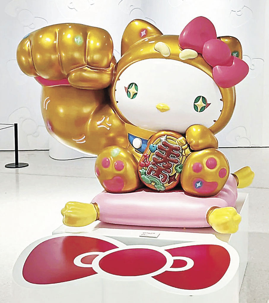 ■大力招財聯乘吉蒂貓的雕塑幫大家密密吸金。小紅書@張百萬