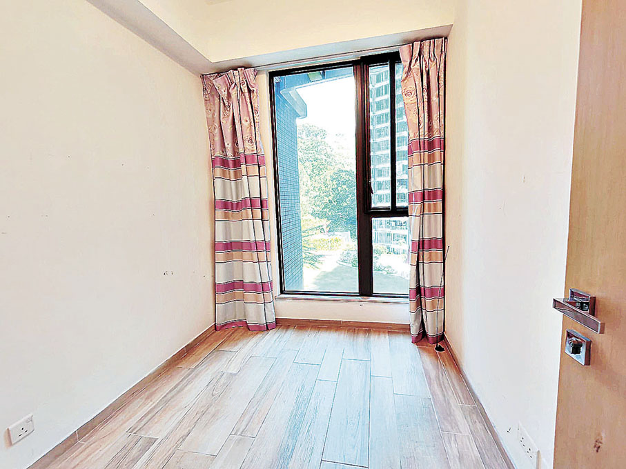 ■睡房望樓景。