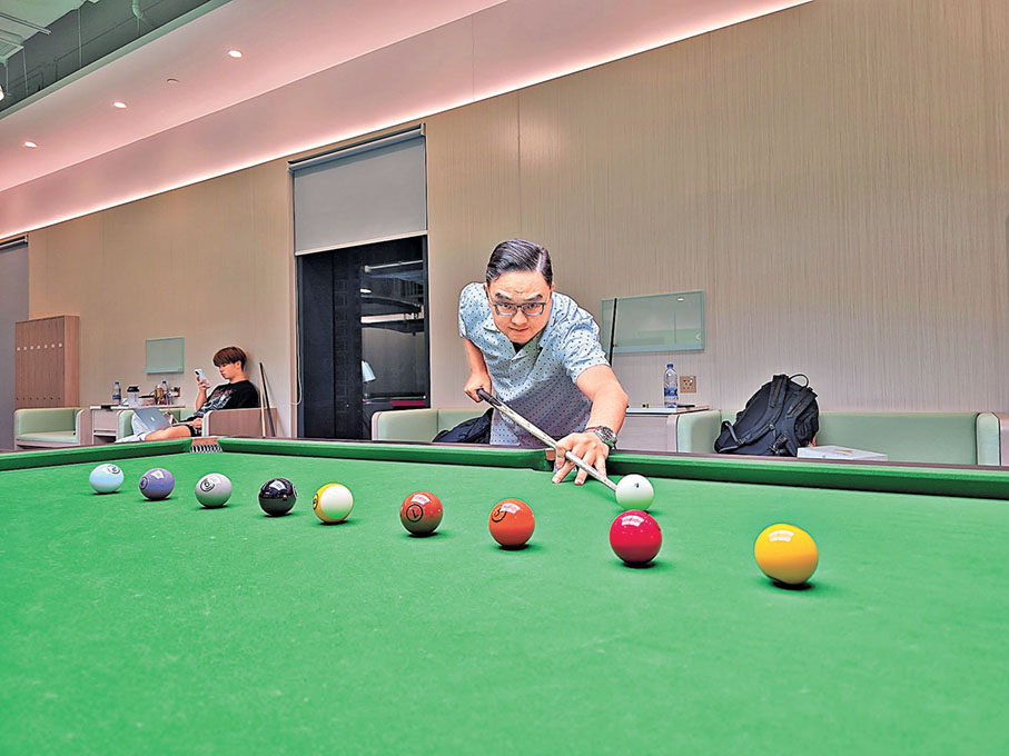 ■Raymond示範球手日常練習過程。