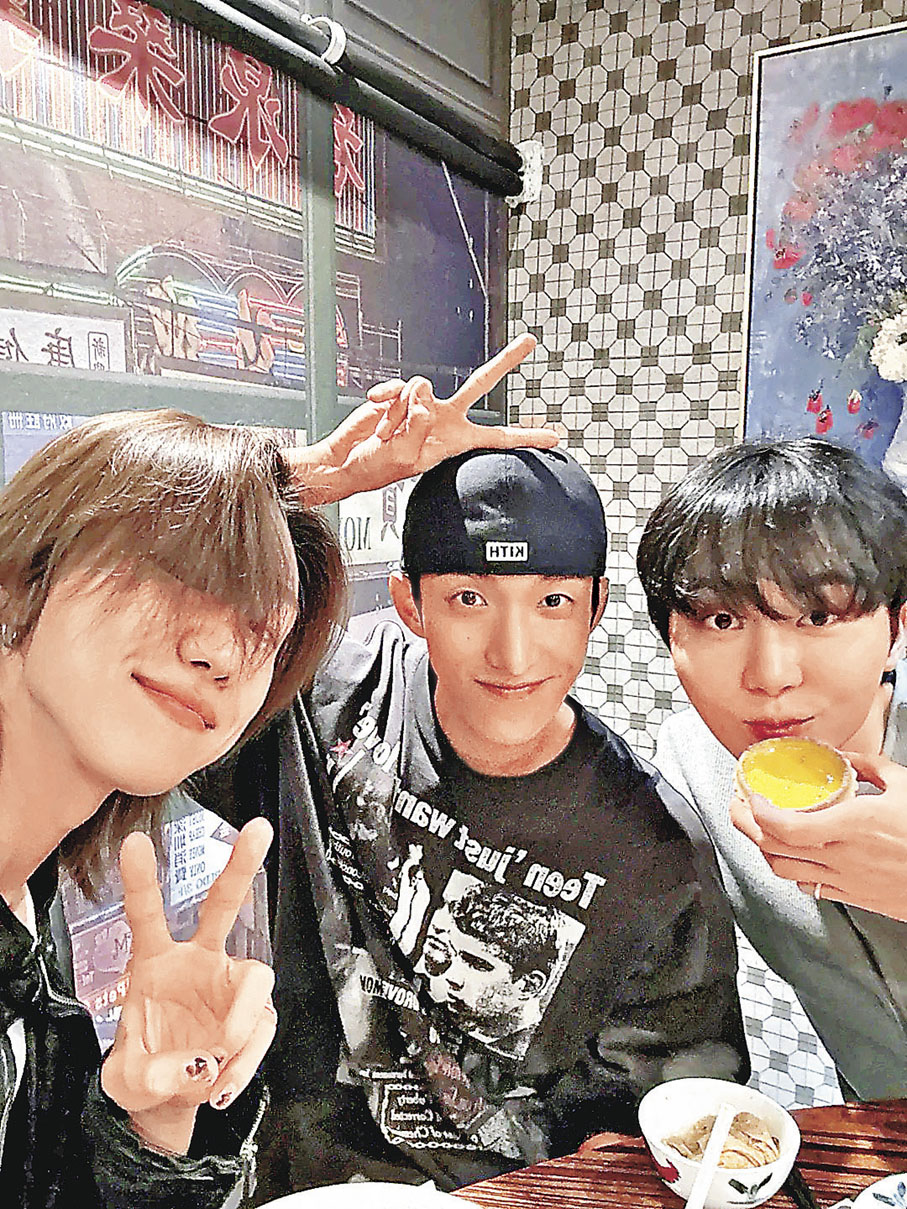 ■成員們食得超開心。